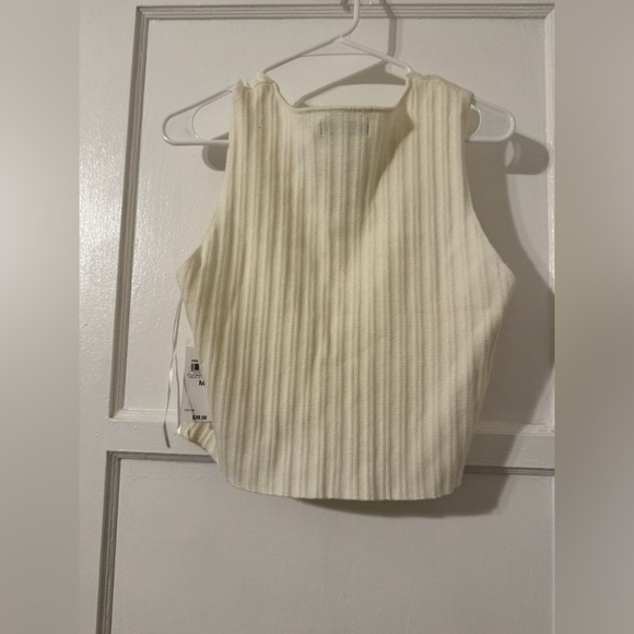 And now this Women's Rib-Knit Sweater Vest Sz medium - Picture 6 of 6